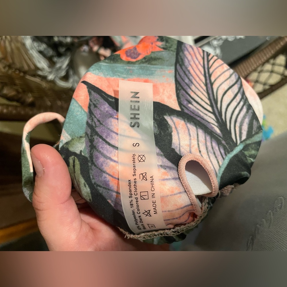 NWOT Tropical Ruffle SHEIN Bikini - Picture 3 of 3